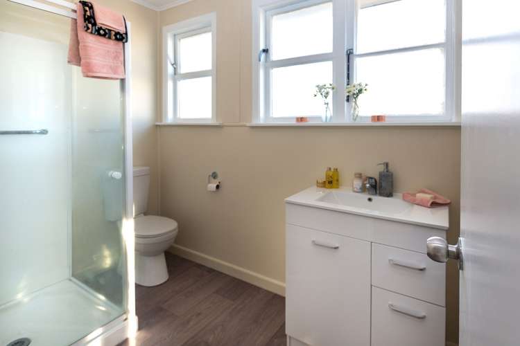 192 Warspite Avenue Waitangirua_13