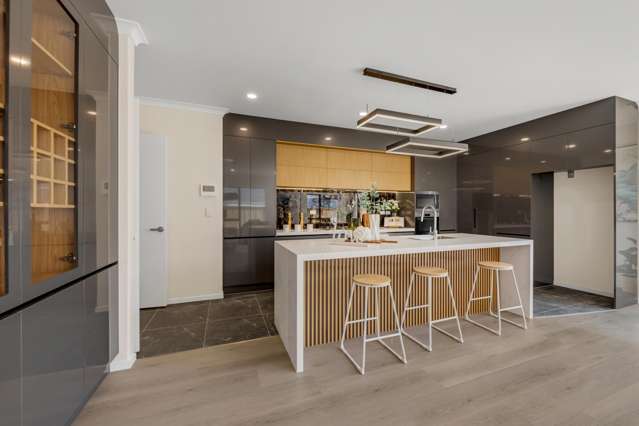 A dream home for large families or smart investors