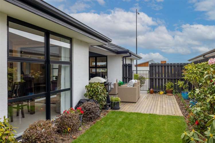 47 Vernon Drive Lincoln_20