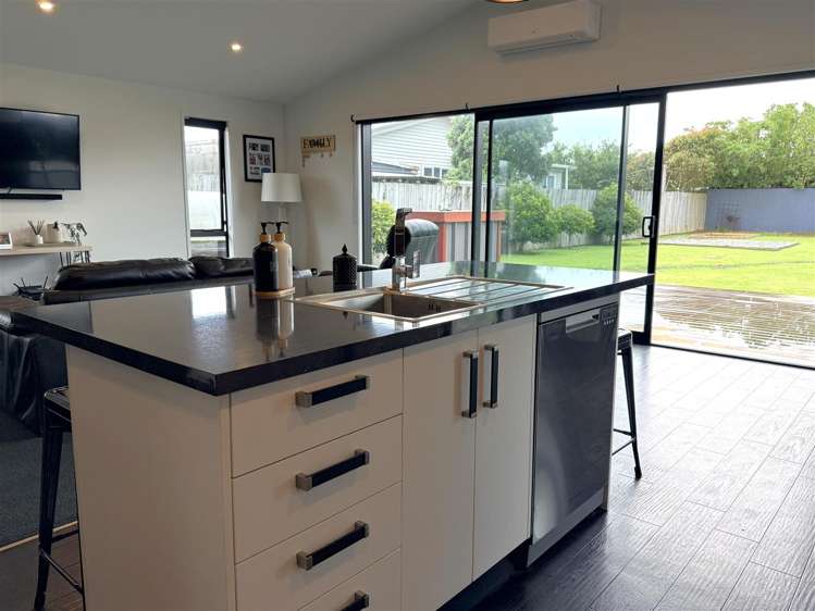 64 Blake Street Blaketown_4