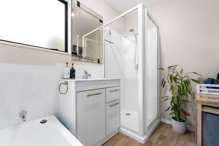 12 Dunrobbin Place Gate Pa_7