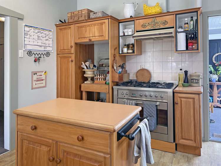 11 Apirana Avenue Regent_14