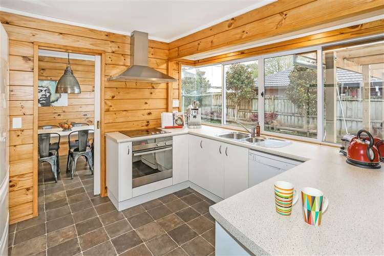 37 Muirfield Street Wattle Downs_12