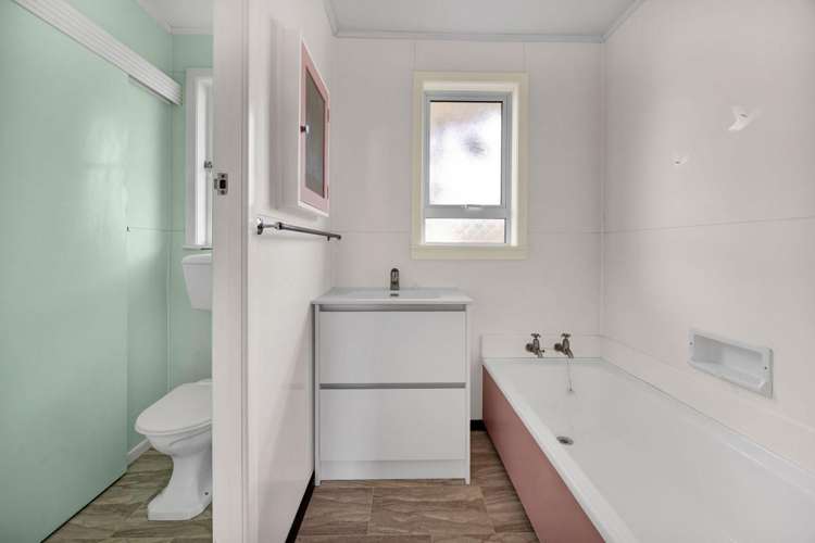 15 Whitcombe Road Opunake_14