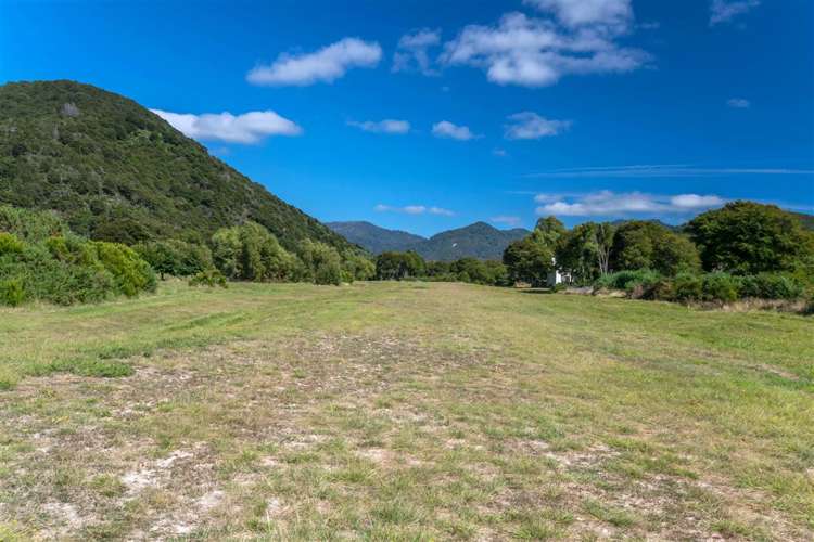 29 Awaroa Inlet Awaroa Bay_34