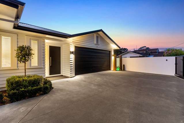 Single Level Luxury In Prime Mairangi Bay