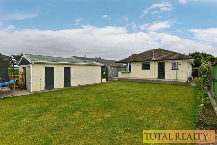 8 Dunstan Crescent Hornby_15