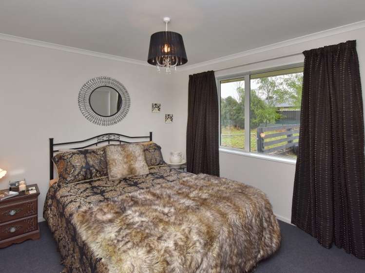 4 John Leith Place Leithfield_11