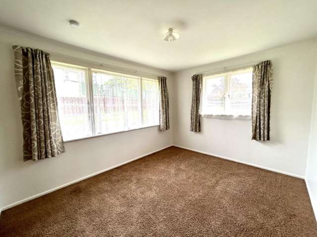 82 Meadowbank Crescent 1065_4