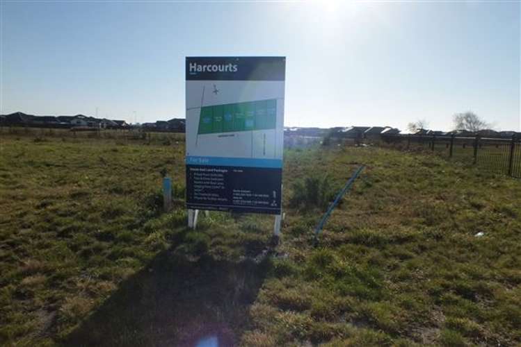 6 Vahsel Bay Place Wigram_11