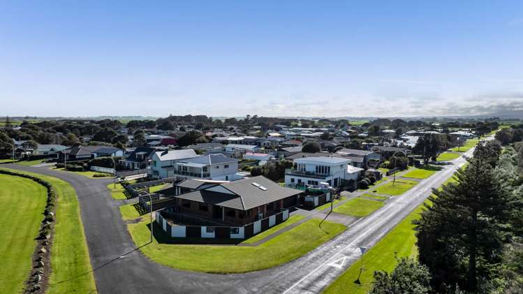 2 Heaphy Road Opunake_25