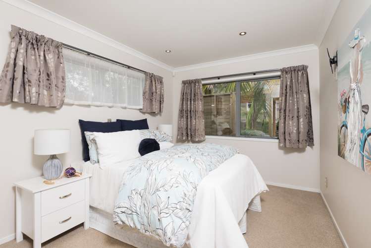 39 Royal View Road Te Atatu South_16