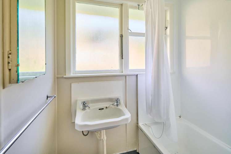 13 Willcox Grove Naenae_12