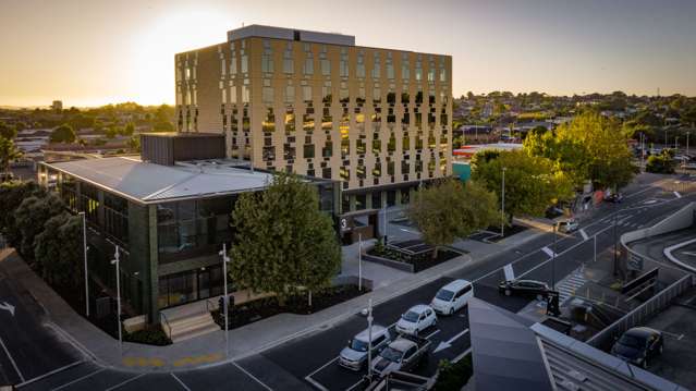 New build office tower at Sylvia Park