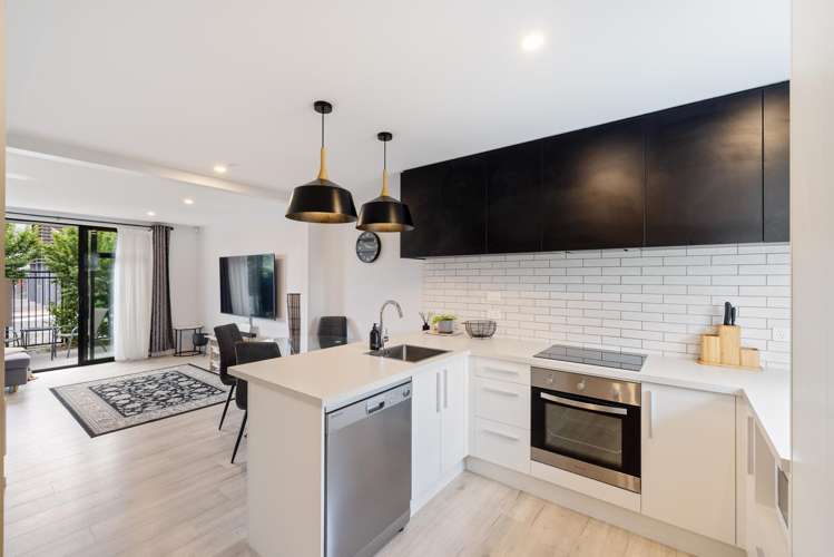 2/8 New Brighton Road Dallington_18