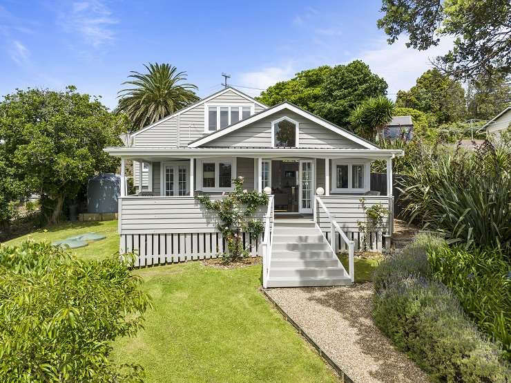 38 Beach Parade, Oneroa, Waiheke Island, Auckland