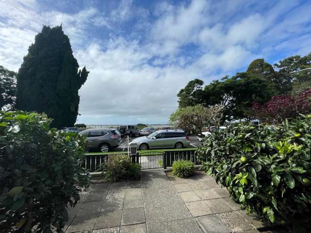 2/18 Cliff Road Tauranga Central_1