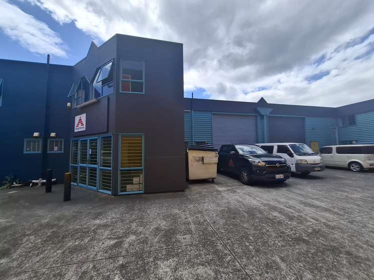 3/4087 Great North Road Kelston_1