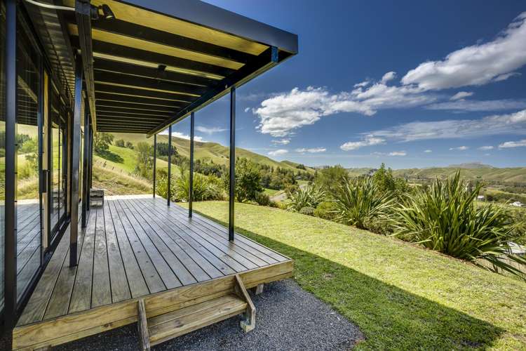 2564 Middle Road Poukawa_8