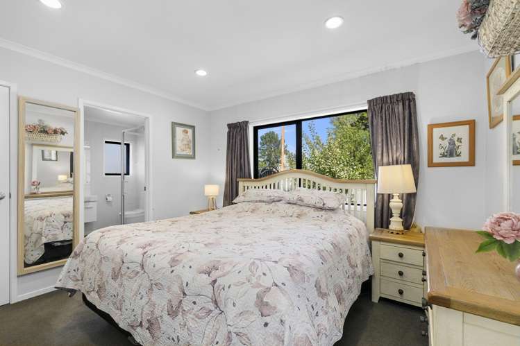 16A Sunstone Crescent Brown Owl_13