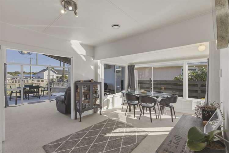 4A Blake Street Waitara_4