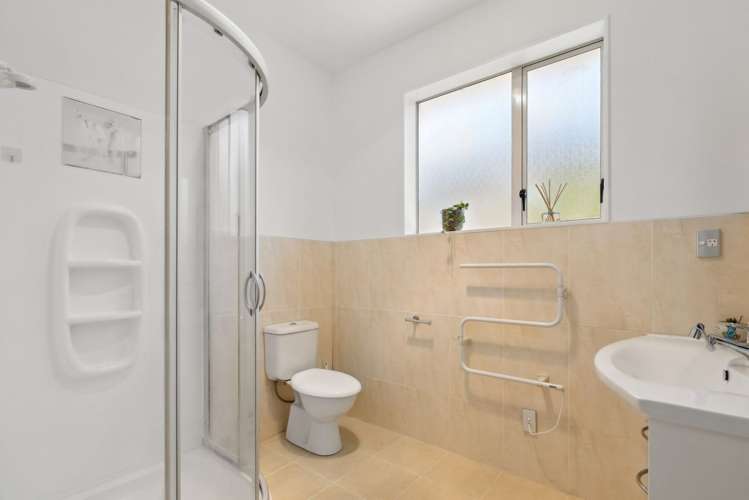 74 Baverstock Road 10673_6