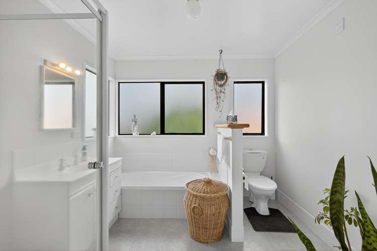 2/7 Crofts Lane Parklands_19