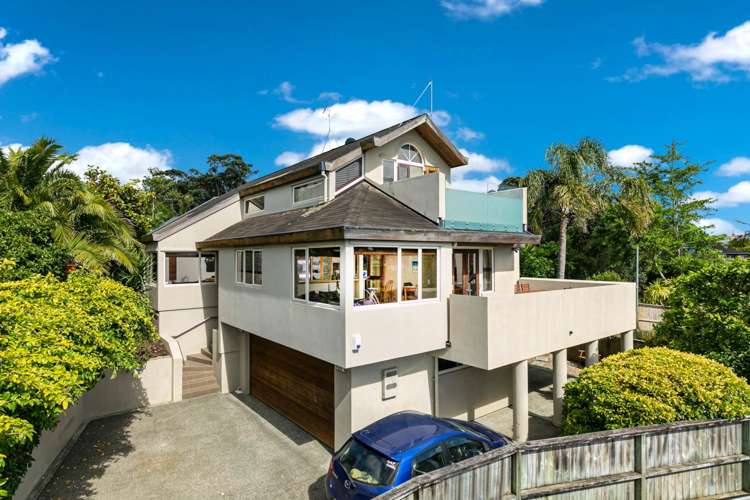 2/72 Beach Road Castor Bay_32