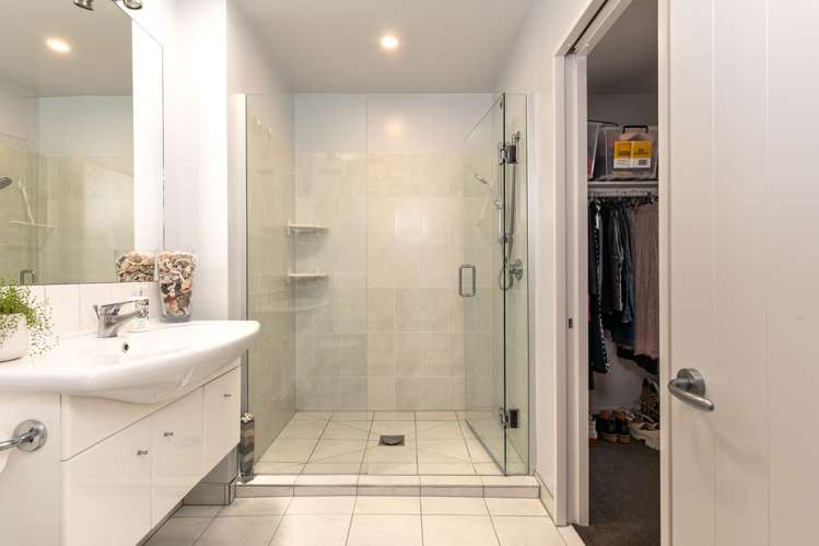 7 Henley Green Northwood_11