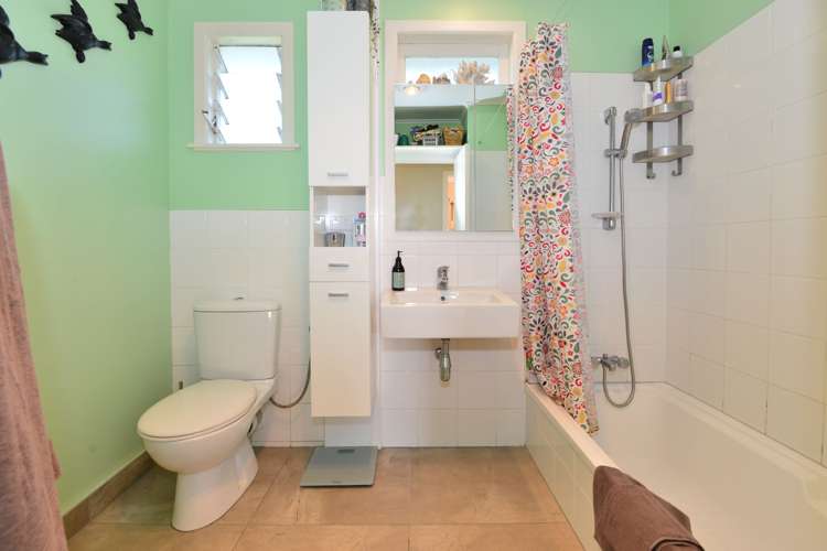 8 Murray Road Te Atatu Peninsula_13