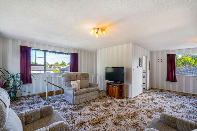 2/5 Salford Avenue Redwood_3