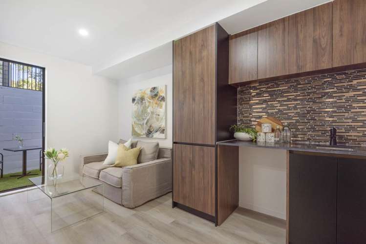 4,5&9/20 Fairview Road Mt Eden_16