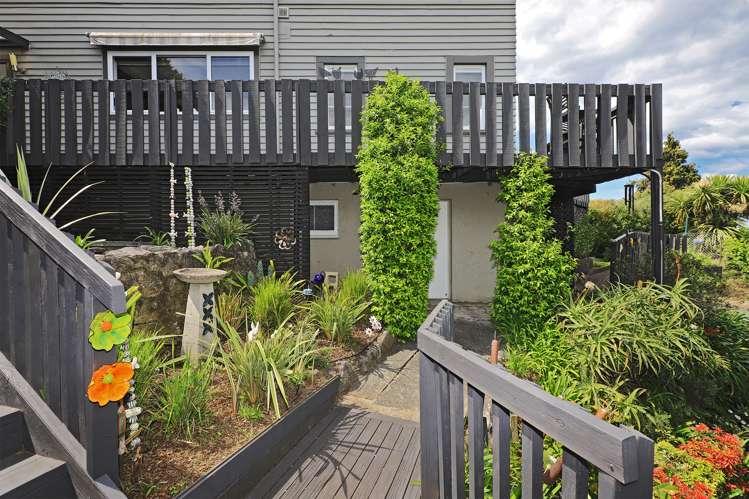 6 Guys Hill Road Hospital Hill_5