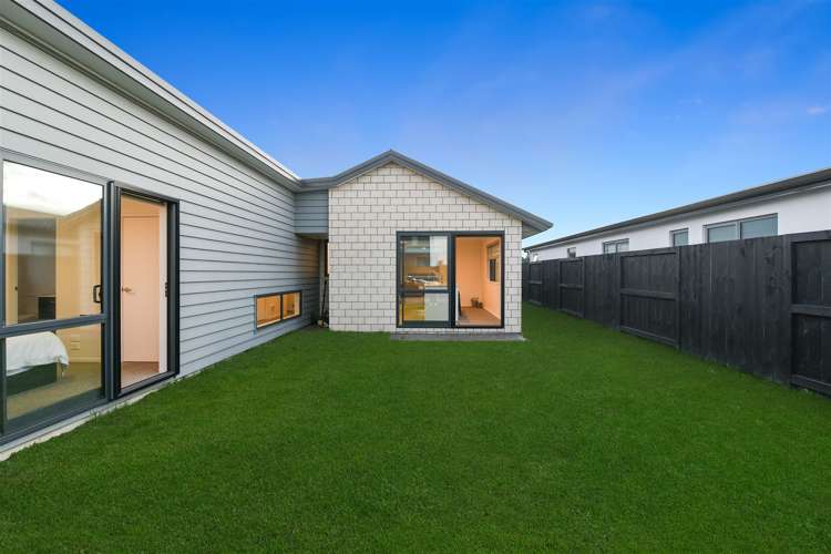 8 Probert Crescent Chartwell_19