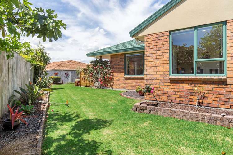 9 Castlehill Court Wattle Downs_21