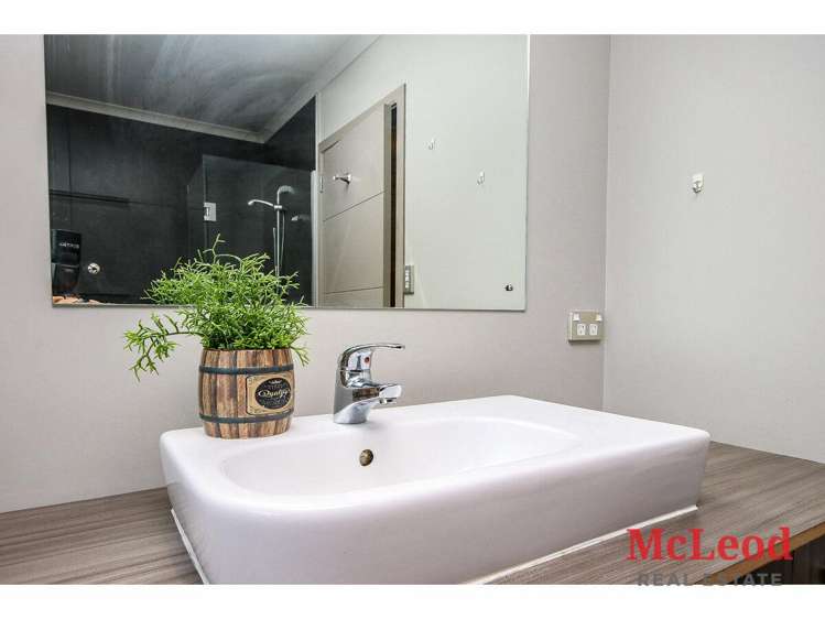 13A Middle Road Allenton_13