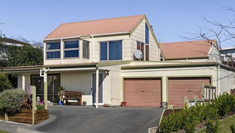 8 Newall Avenue Stoke_21