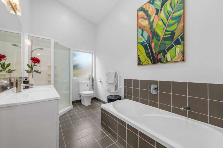 12 Blakewell Place Beachlands_25