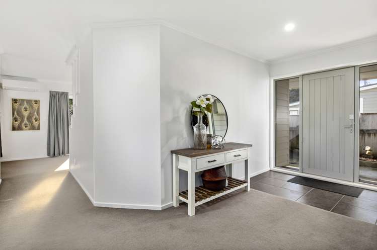 31 Riddlers Crescent Petone_15