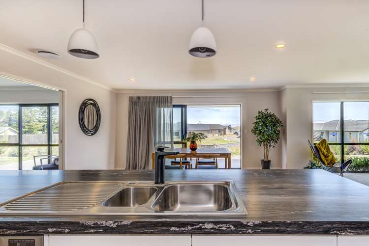 2 Oakmont Crescent Waiwhakaiho_9