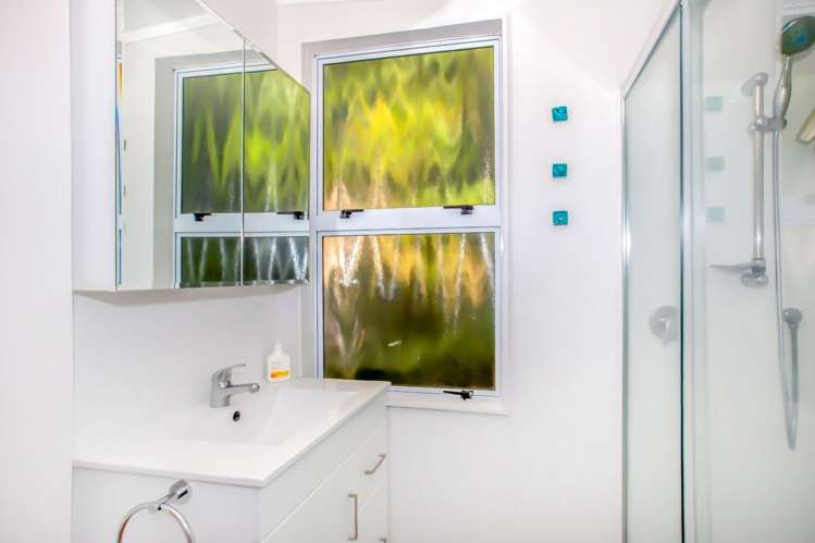 47 Airlie Road Plimmerton_9