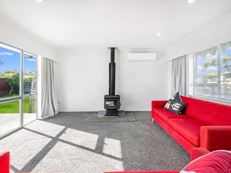 10 Hollows Crescent Takaro_7