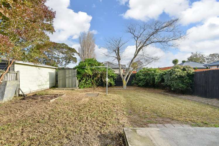 262 Breezes Road Aranui_18