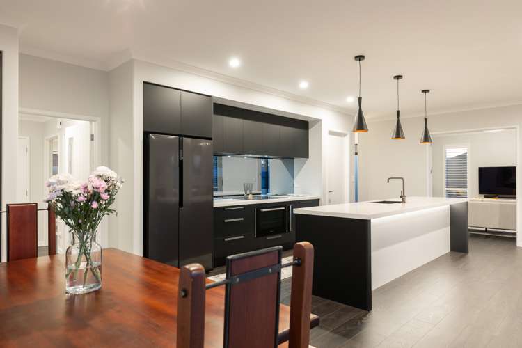 3 Caproni Road Burleigh_6