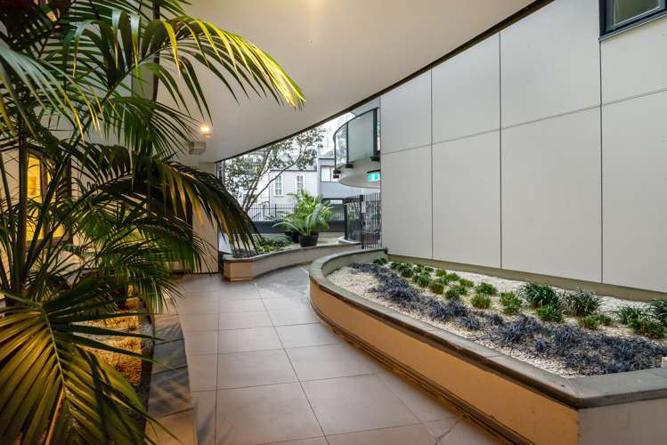 6/8 Basque Road Eden Terrace_17