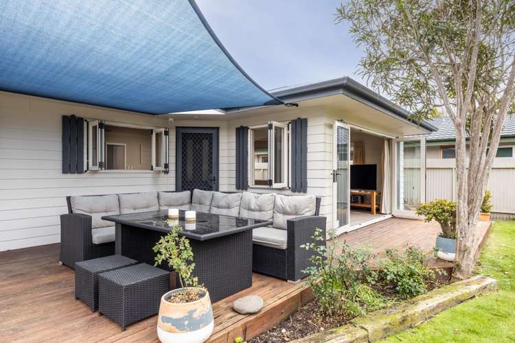 810a Cook Place Raureka_15