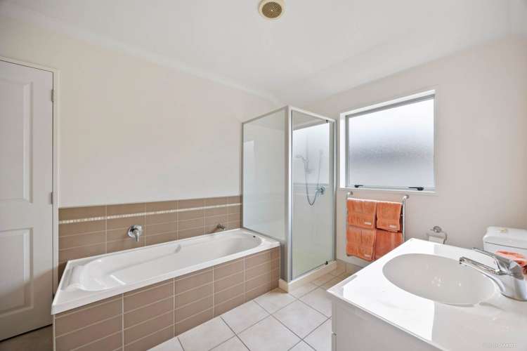 18 Andrusha Place Flat Bush_8