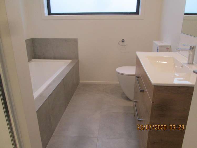 54 Featherstone Drive 2743_6