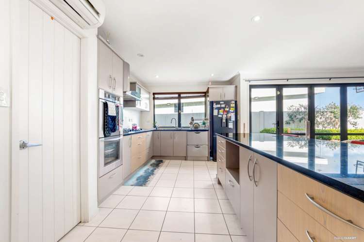 5 Villa Court Eastern Beach_4