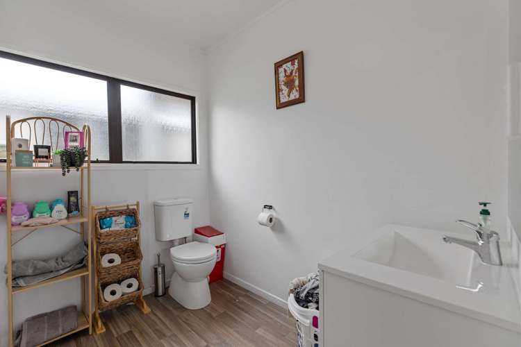 16 Southview Place Wattle Downs_10